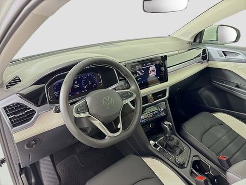 New 2026 Volkswagen Taos SEL AWD/4WD image 9