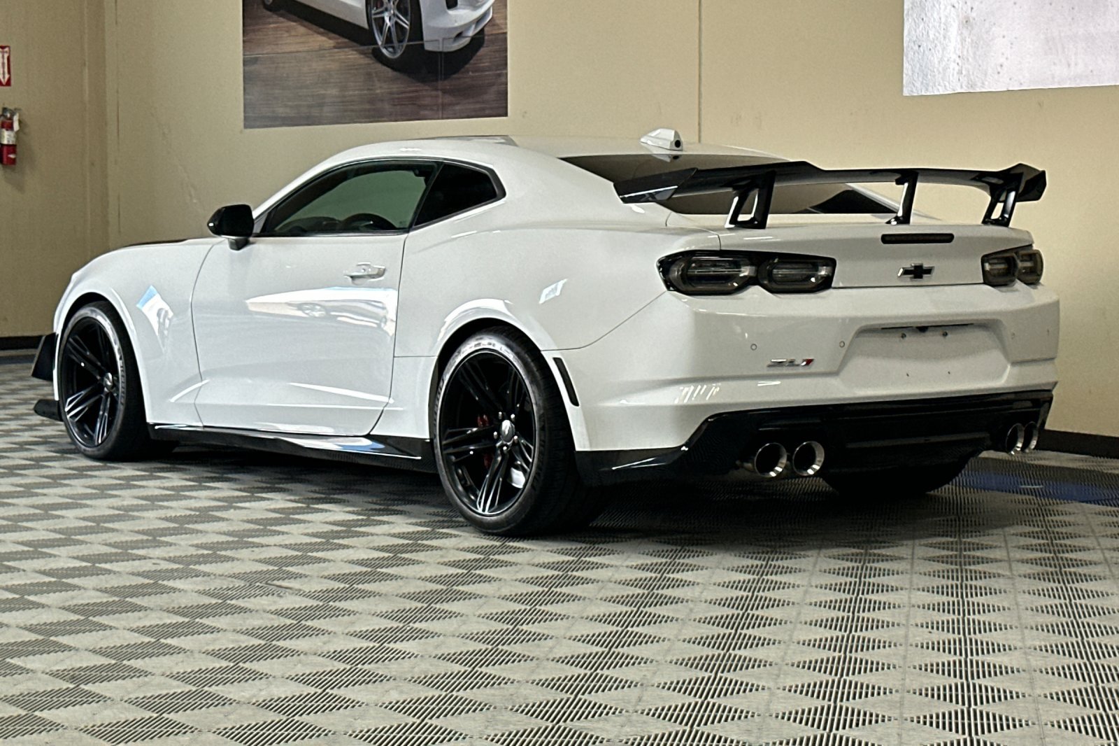 Used 2021 Chevrolet Camaro ZL1 RWD image 6