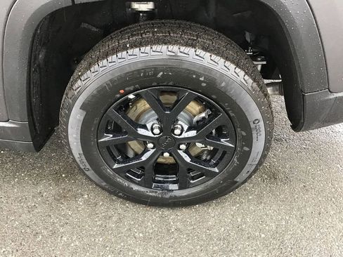 New 2025 Jeep Grand Cherokee L Laredo w/ Trailer Tow Package image 10