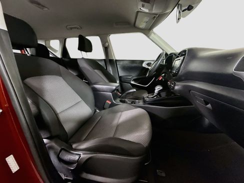 Used 2020 Kia Soul LX FWD image 28