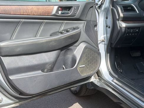 Used 2018 Subaru Outback 2.5i Limited AWD/4WD image 23