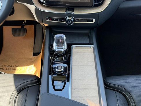 New 2026 Volvo XC60 T8 Ultra w/ Protection Package Premier AWD/4WD image 8