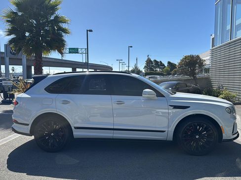 Used 2022 Bentley Bentayga Speed AWD/4WD image 4