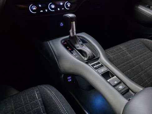 Used 2025 Honda HR-V LX image 30