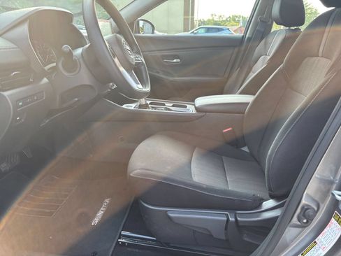 Used 2025 Nissan Sentra SV FWD image 24