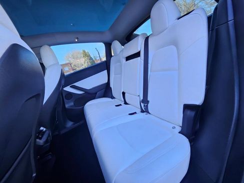 Used 2022 Tesla Model Y Performance image 52