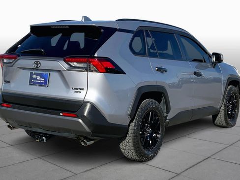 Used 2020 Toyota RAV4 Limited image 13