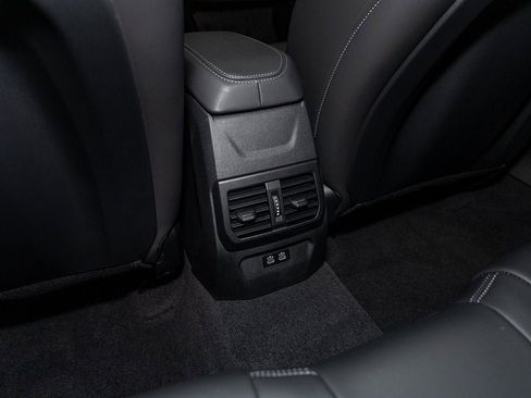 Used 2026 BMW M235i xDrive w/ Technology Package image 34