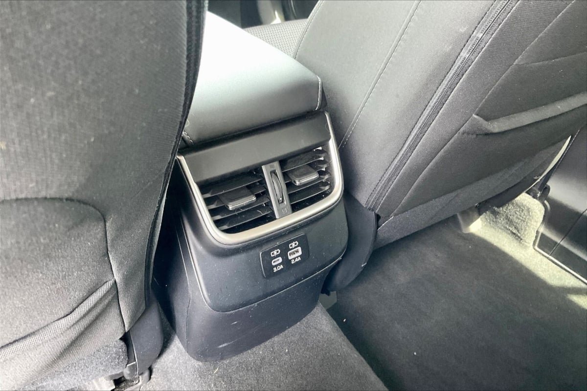 Used 2024 Subaru Outback Premium AWD/4WD image 32