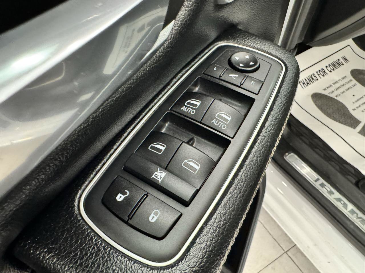Used 2021 RAM 1500 Laramie AWD/4WD image 10