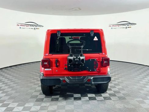 Used 2020 Jeep Wrangler Unlimited Sahara AWD/4WD image 7
