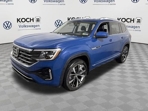 Used 2025 Volkswagen Atlas SEL Premium R-Line image 3