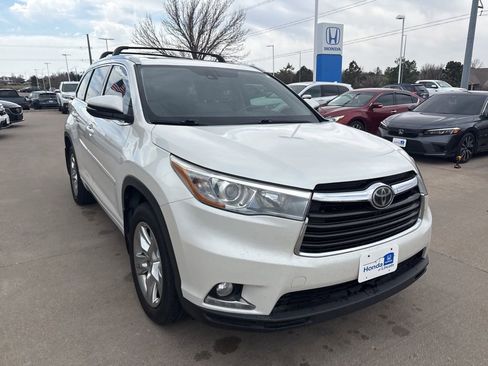 Used 2015 Toyota Highlander Limited Platinum image 3