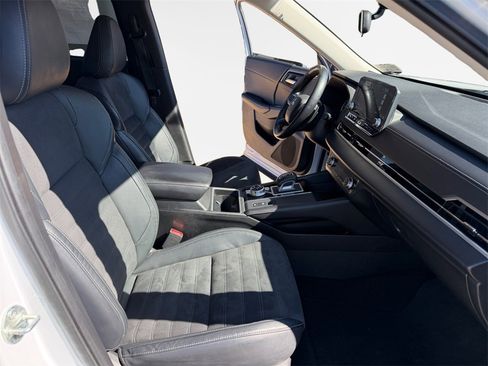 Used 2022 Mitsubishi Outlander SE image 26