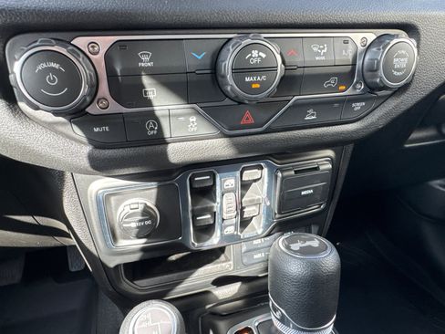 Used 2026 Jeep Wrangler Unlimited Sport AWD/4WD image 28