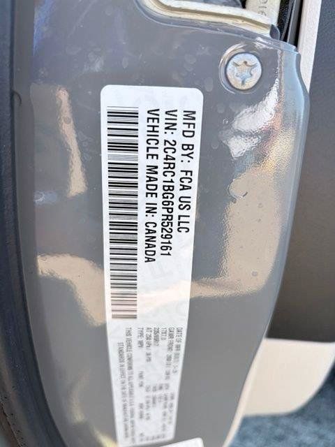 Used 2023 Chrysler Pacifica Touring-L FWD image 21