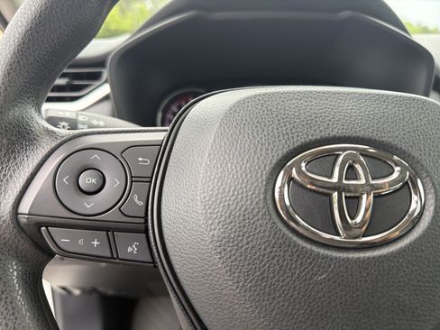 Certified 2025 Toyota RAV4 XLE FWD image 10
