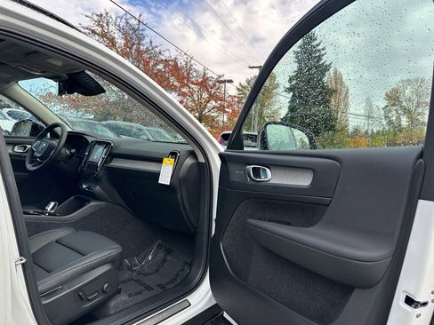 New 2026 Volvo XC40 B5 Ultra w/ Climate Package image 11