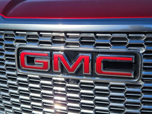 Used 2024 GMC Yukon Denali w/ Max Trailering Package image 9