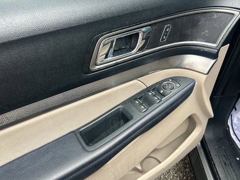 Used 2019 Ford Explorer XLT w/ Equipment Group 202A image 26