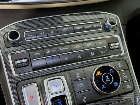 Certified 2022 Hyundai Santa Fe Limited image 18