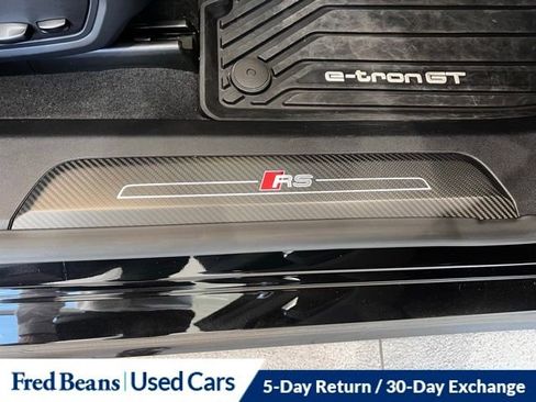 Used 2022 Audi RS e-tron GT image 7