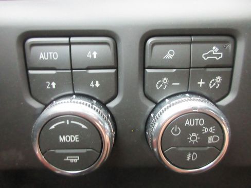 New 2026 GMC Sierra 3500 Denali Ultimate AWD/4WD image 17