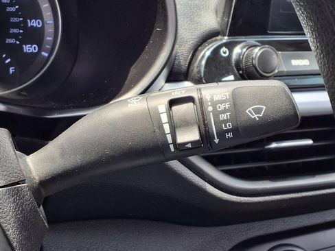 Used 2022 Kia Forte LXS FWD image 24
