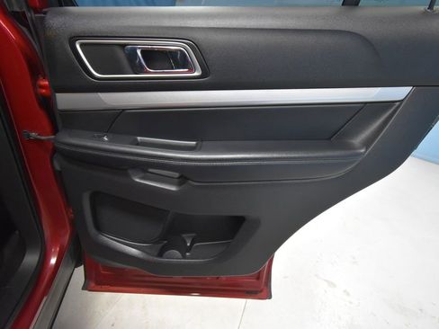Used 2017 Ford Explorer XLT w/ Equipment Group 202A image 25