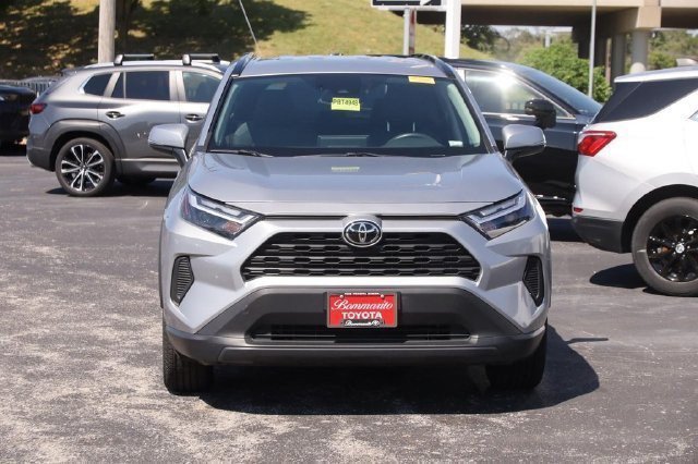 Used 2025 Toyota RAV4 XLE w/ Weather Package AWD/4WD image 4