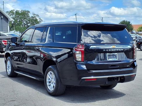 Used 2022 Chevrolet Suburban LT RWD image 5