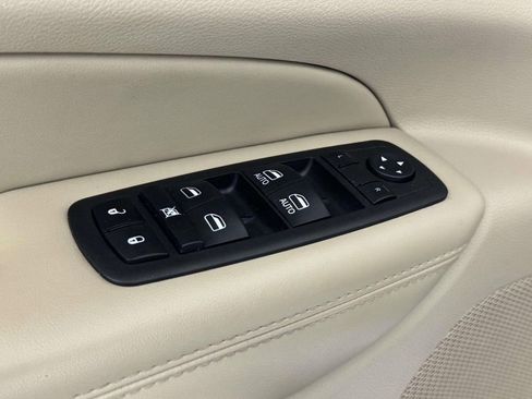 Used 2021 Jeep Grand Cherokee Limited AWD/4WD image 17