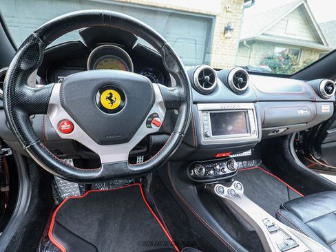 Used 2012 Ferrari California RWD image 36