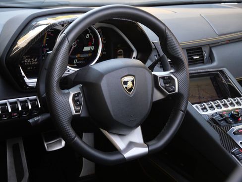 Used 2014 Lamborghini Aventador LP 700-4 image 18