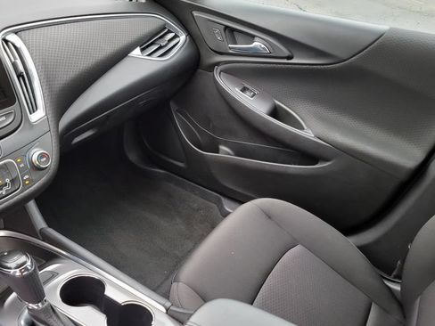 Used 2018 Chevrolet Malibu LT FWD image 23