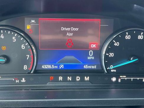 Used 2020 Ford Explorer XLT w/ Equipment Group 202A AWD/4WD image 26
