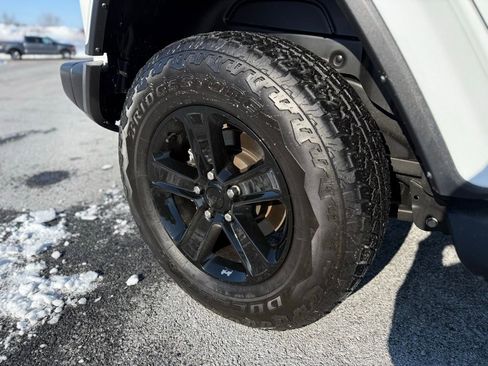 Used 2022 Jeep Wrangler Unlimited Sahara image 10
