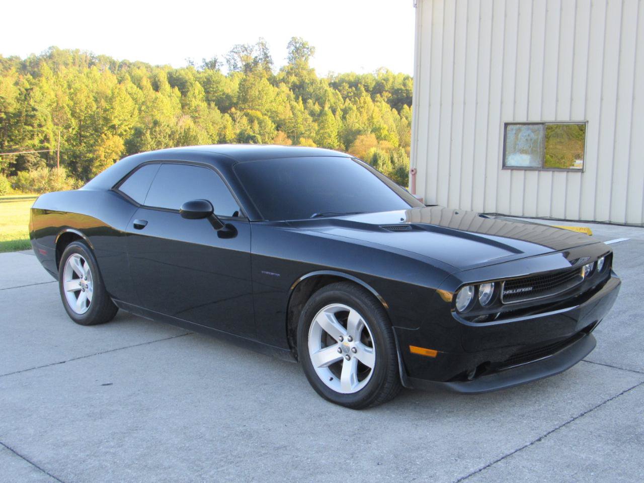 Used 2013 Dodge Challenger SXT RWD image 2