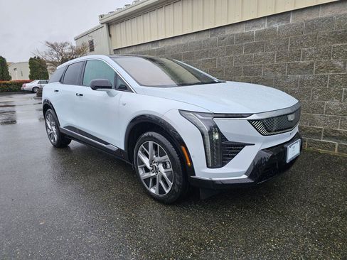 New 2026 Cadillac Optiq Luxury 2 image 10