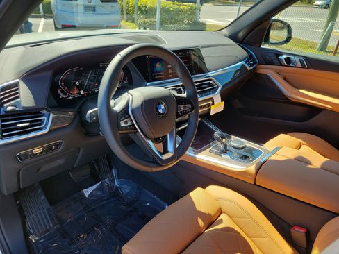 Used 2023 BMW X5 xDrive40i w/ Luxury Seating Package image 23
