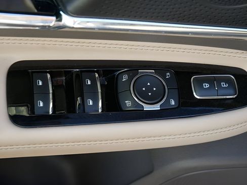 Used 2024 Lincoln Corsair AWD w/ Equipment Group 101A image 14