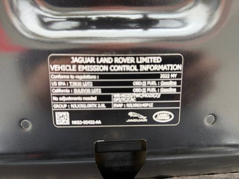 Used 2022 Land Rover Range Rover Velar R-Dynamic S image 32