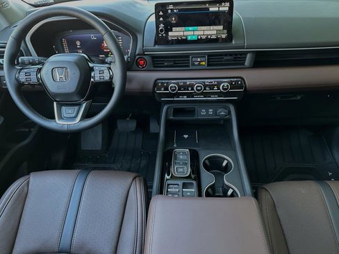 New 2025 Honda Pilot Elite image 13