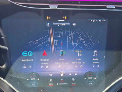Used 2023 Mercedes-Benz EQS 580 4MATIC SUV image 28