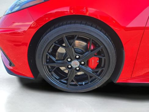 Used 2021 Chevrolet Corvette Stingray Premium Conv w/ Z51 Performance Package RWD image 41