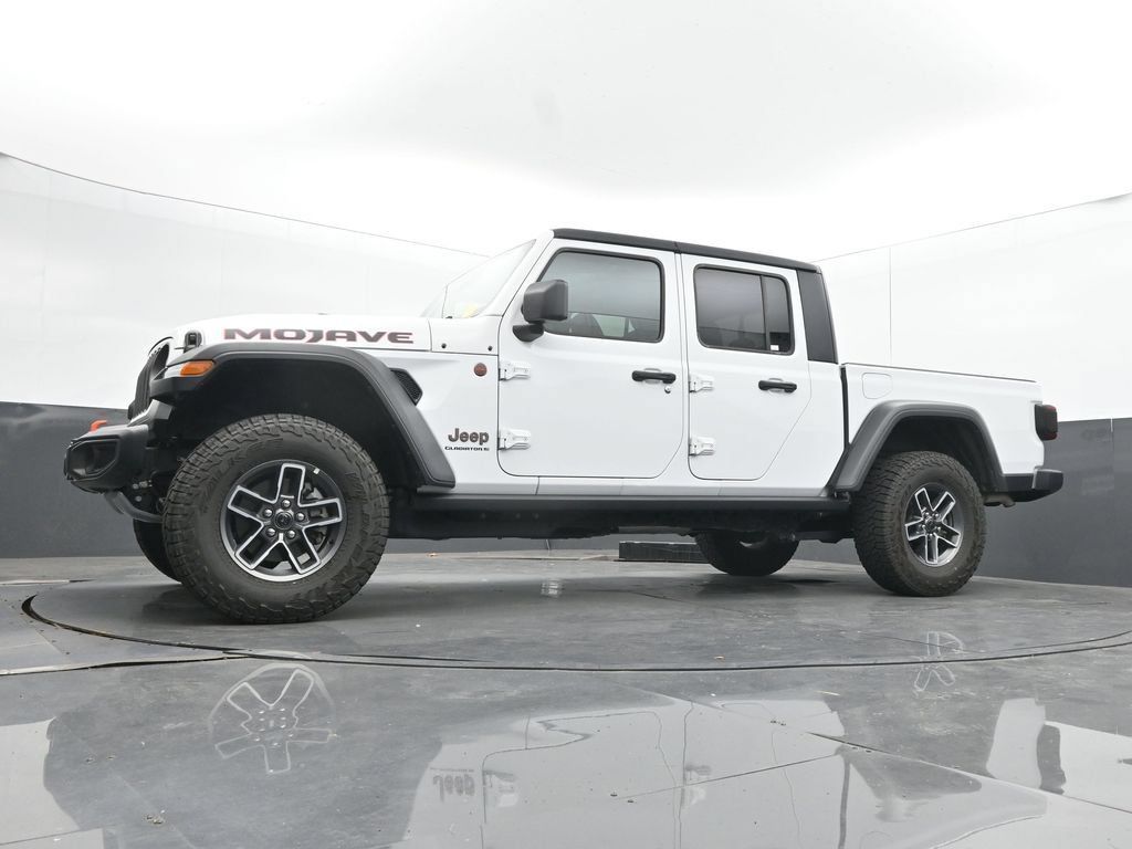 Used 2026 Jeep Gladiator Mojave AWD/4WD image 45