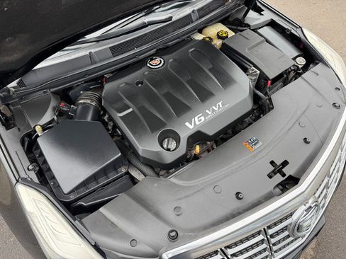 Used 2013 Cadillac XTS Luxury image 24