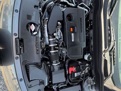 Used 2018 Honda Accord Touring image 15