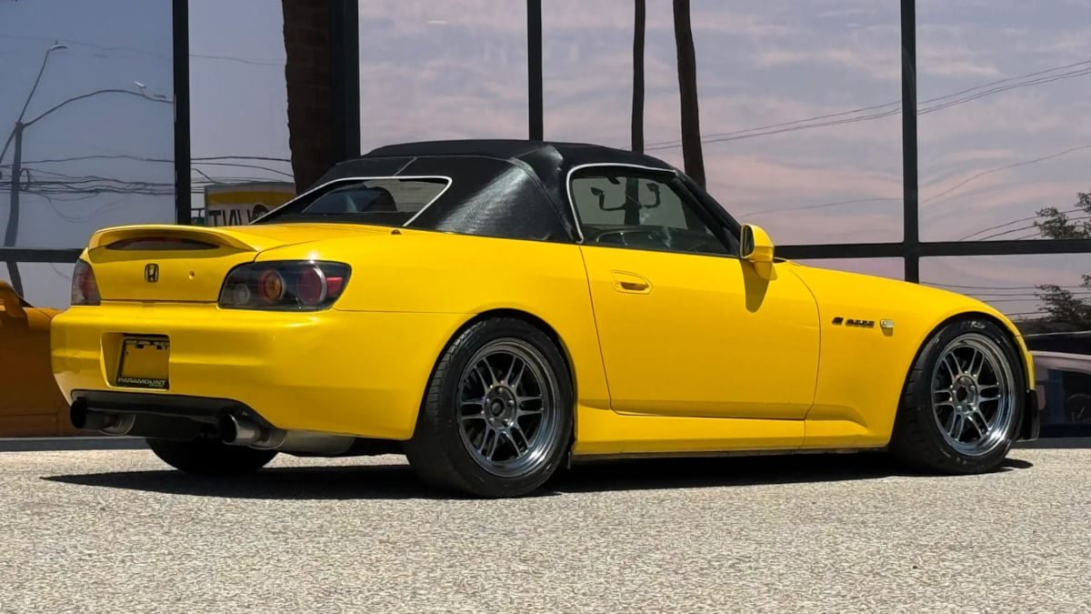 Used 2002 Honda S2000 image 22