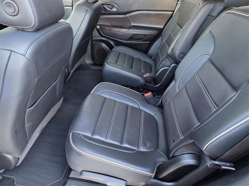 Used 2023 GMC Acadia Denali w/ Denali Ultimate Package image 10